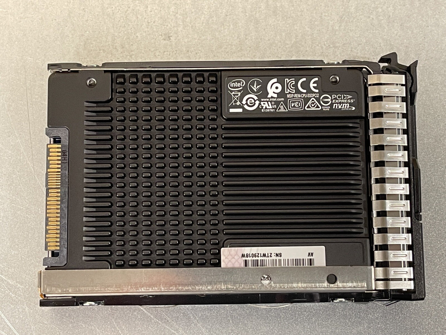 HPE Intel Optane 750GB U.2 NVMe x4 Write Intensive SFF SSD 30 DWPD Gen3 WI SCN