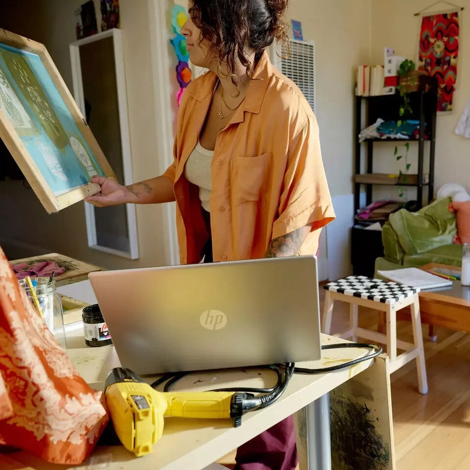 HP 15.6" FHD Touch 10-Core i7-1255U 16GB 512GB PCIe SSD Webcam Stylus Win 11 Pro