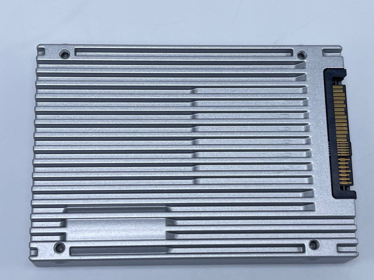 Micron 9200 ECO MTFDHAL1T9TCT-1AR18ABYY 1.9TB NVMe PCIe3.0 2.5in 15mm SSD