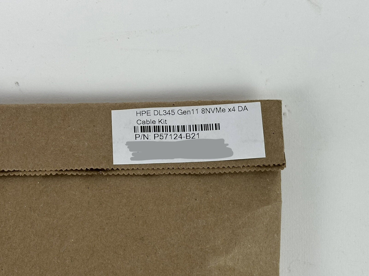 HPE P57124-B21 DL345 Gen11 2U SFF U.2 U.3 8SFF NVMe SSD x4 DA Cable Kit Box3