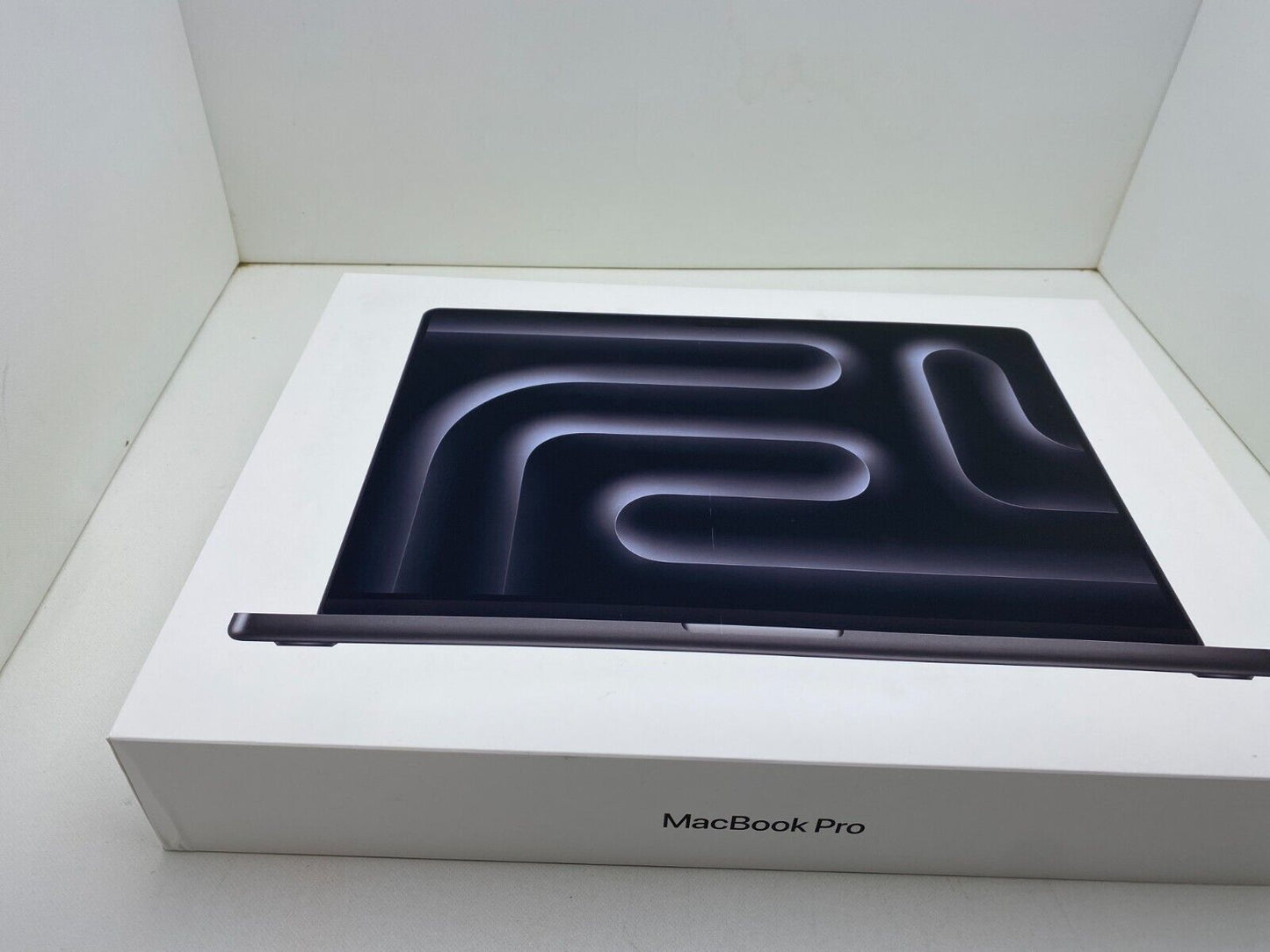 New Apple MacBook Pro 16" 512 SSD, M3 Max, 36GB) 14 Core 30 Core