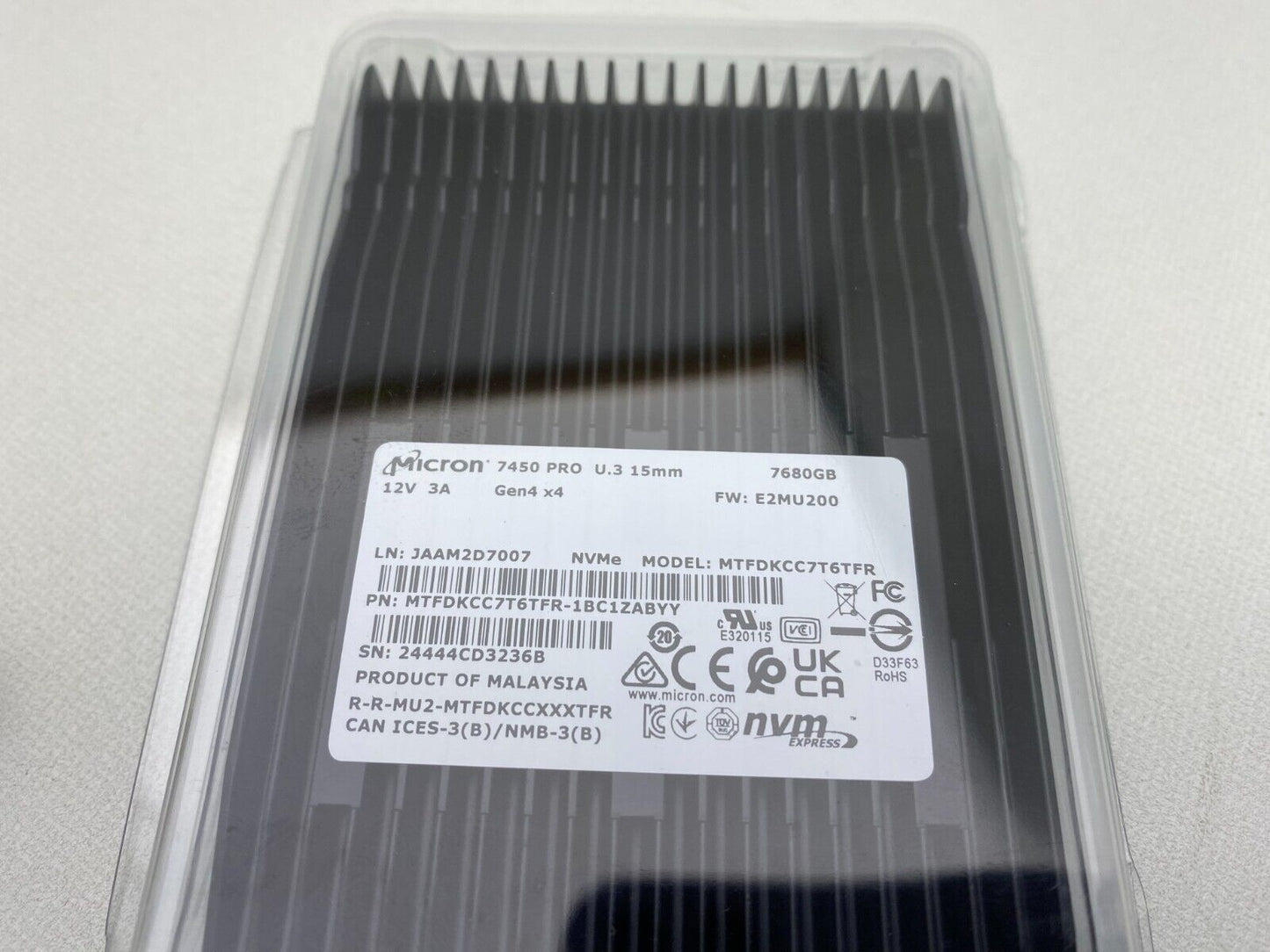 New Micron MTFDKCC7T6TFR-1BC1ZABYYR 7450 PRO - SSD - 7.68 TB - U.3 PCIe 4.0 NVMe