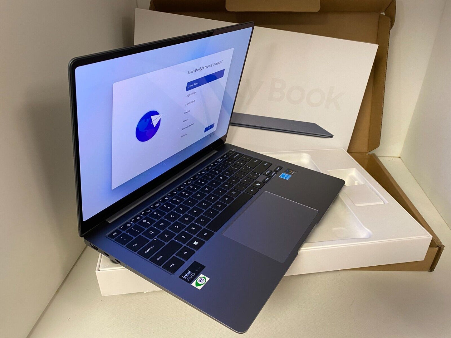Samsung Galaxy Book4 Pro NP944XGK PC 512GB 16GB Intel Ultra 5 AI Ready AMOLED