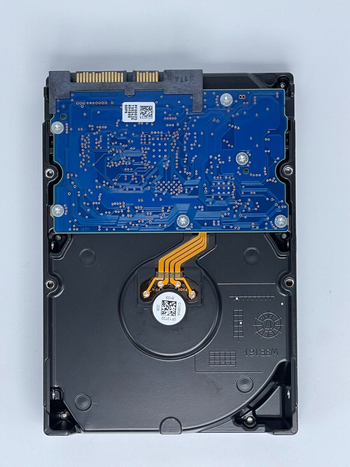 Toshiba 2TB DT01ACA200 SATA III 6Gb/s 7200RPM 3.5 Inch AF Format Hard Disk Drive