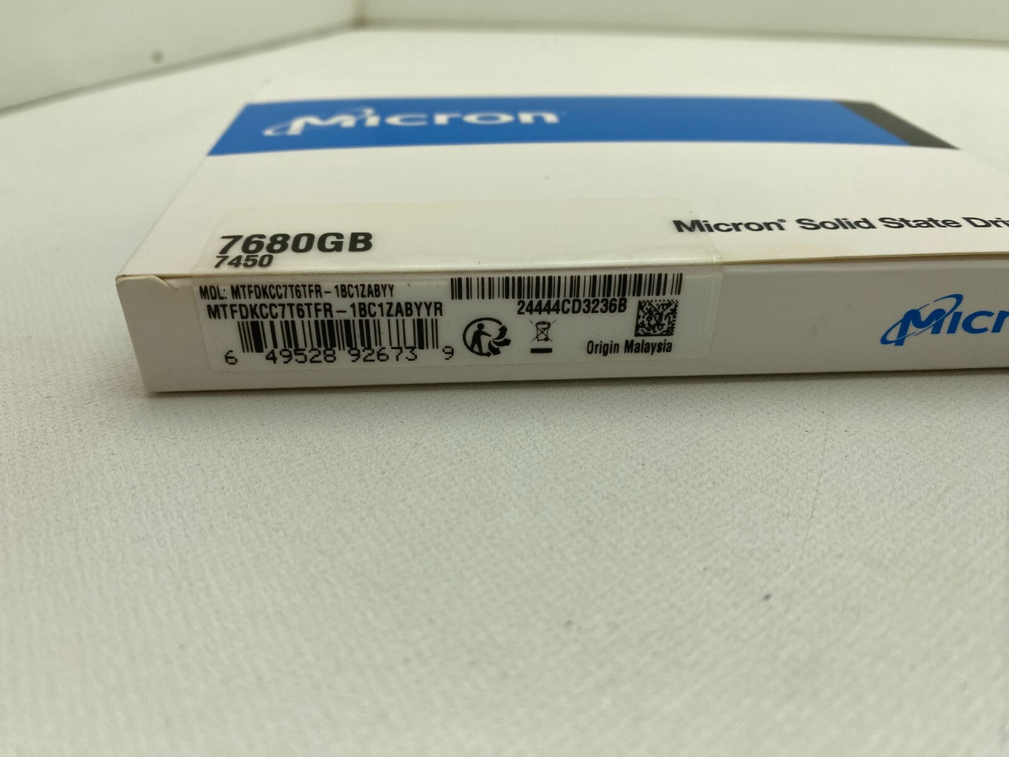 New Micron MTFDKCC7T6TFR-1BC1ZABYYR 7450 PRO - SSD - 7.68 TB - U.3 PCIe 4.0 NVMe