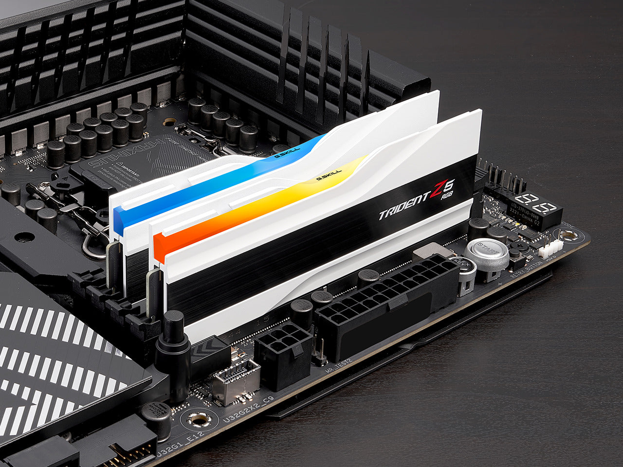 G.SKILL MEM 2*16G|GSK F5-6000J3636F16GX2-TZ5RW Memory