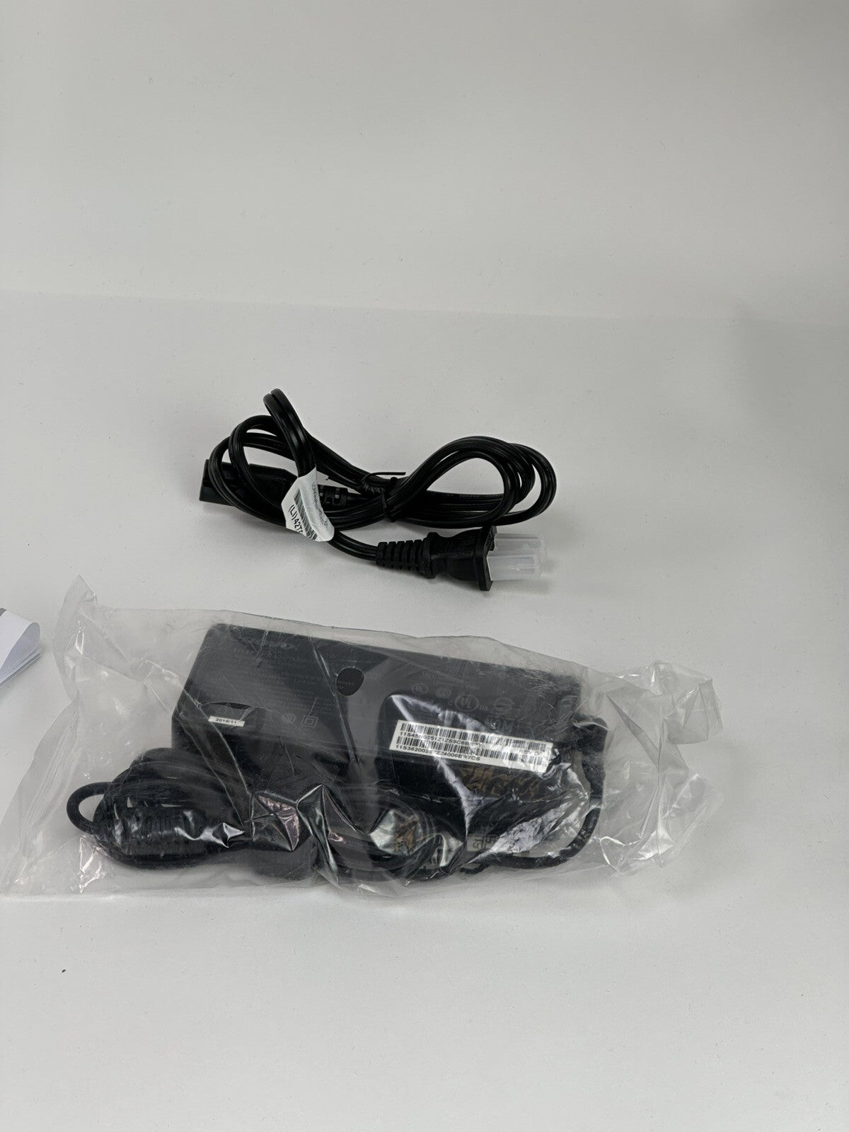 Lenovo ThinkPad Pro Dock 90W 40A1 USB 3.0 40A10090US with Key & Adapter