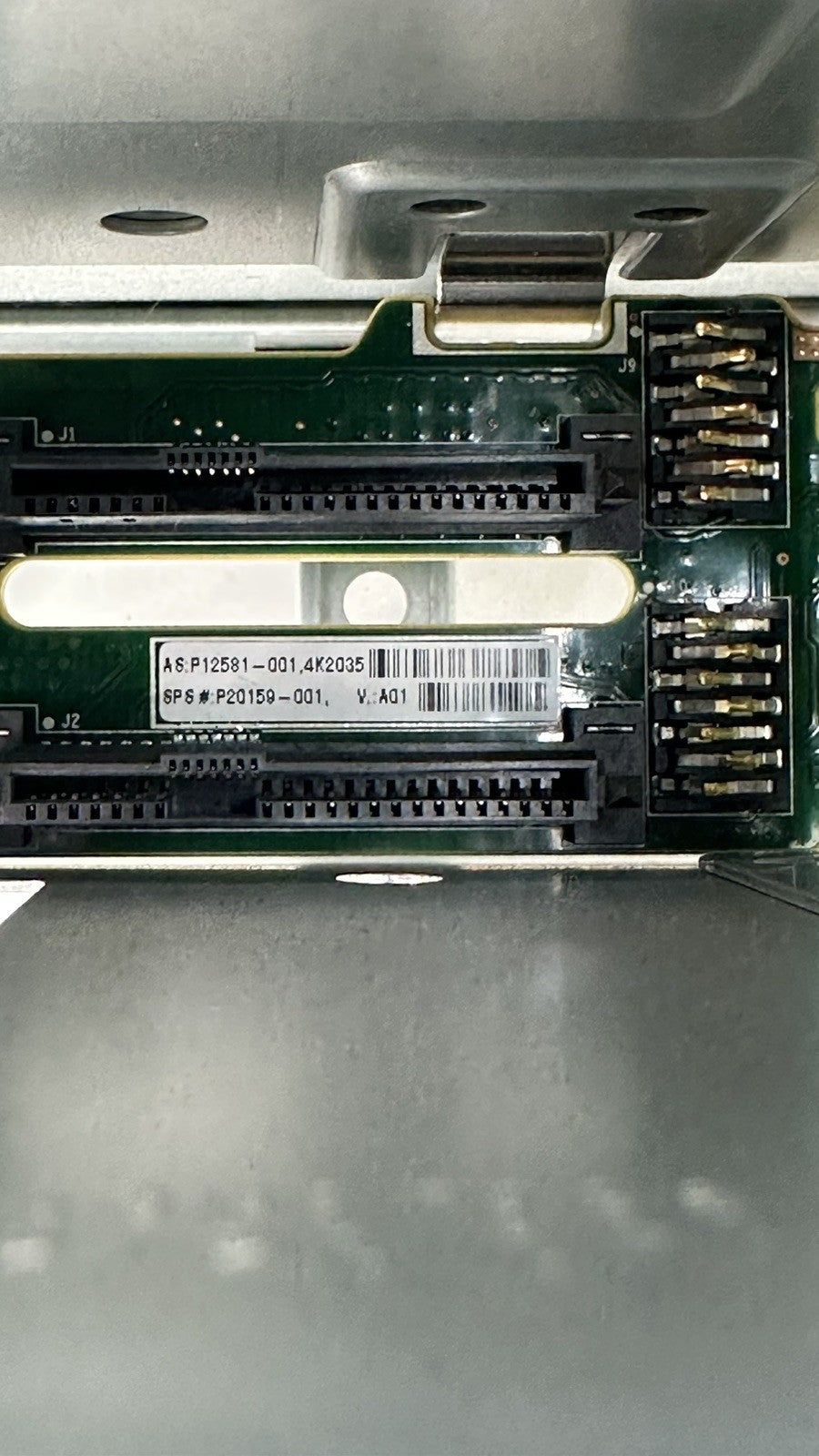 HPE DL325 Gen10 Plus 8SFF SATA/SAS 2.5 Box 3/Box 5 SC Drive Cage P15499-001 SFF (NOT FOR HOME PC)