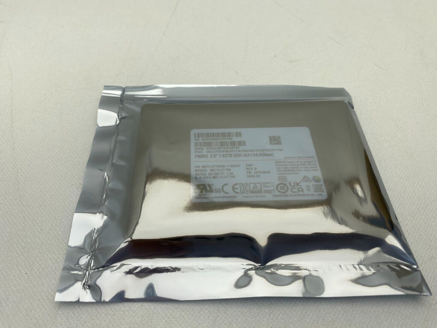 Samsung 1.9 TB, Internal, 2.5" (MZ7L31T9HBLT00A07) Solid State Drive