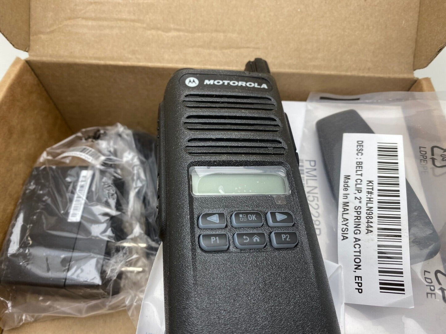 Motorola CP100D UHF Digital Portable Radio 403-480 MHz Model# AAH87YDH9JA2AN