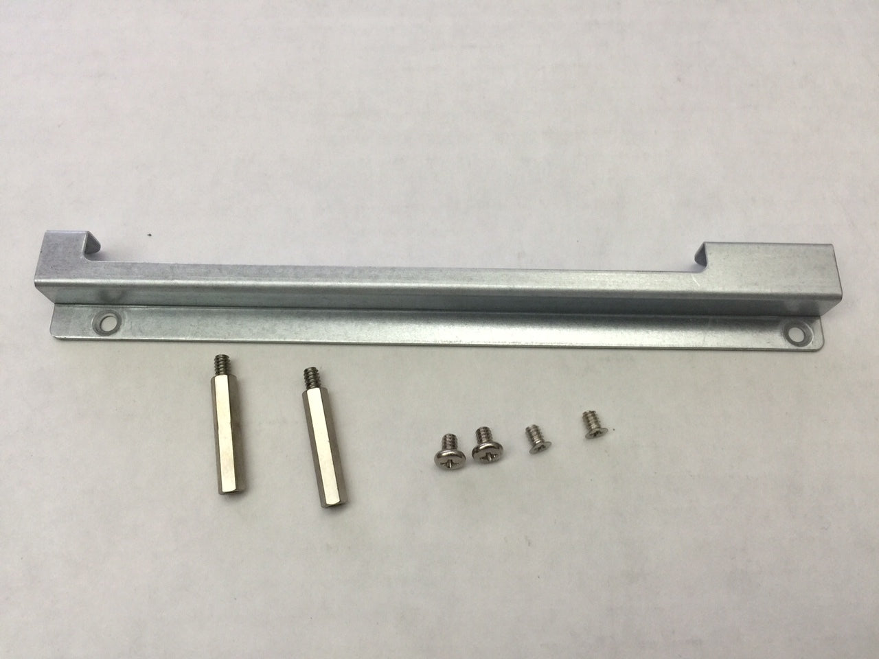 Supermicro MCP-120-00032-0N Riser card bracket