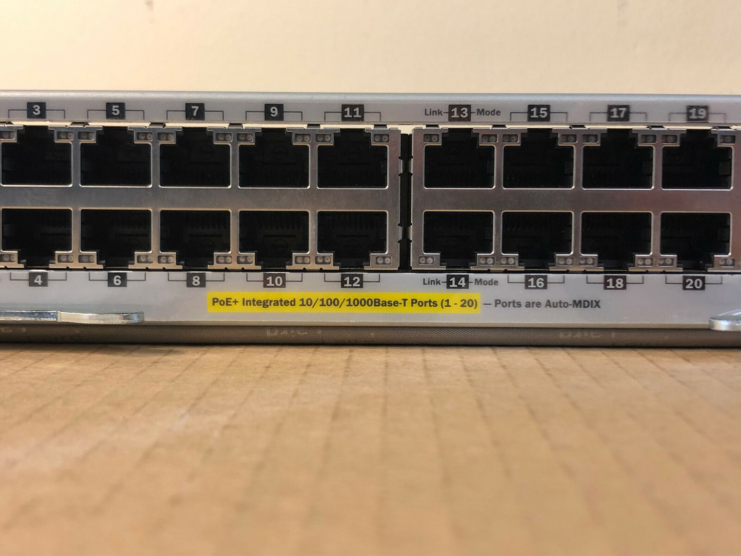 HPE 20-Port 10/100/1000 Gigabit PoE+/4-Port Mini-GBIC zl Module 20x RJ45 4x SFP