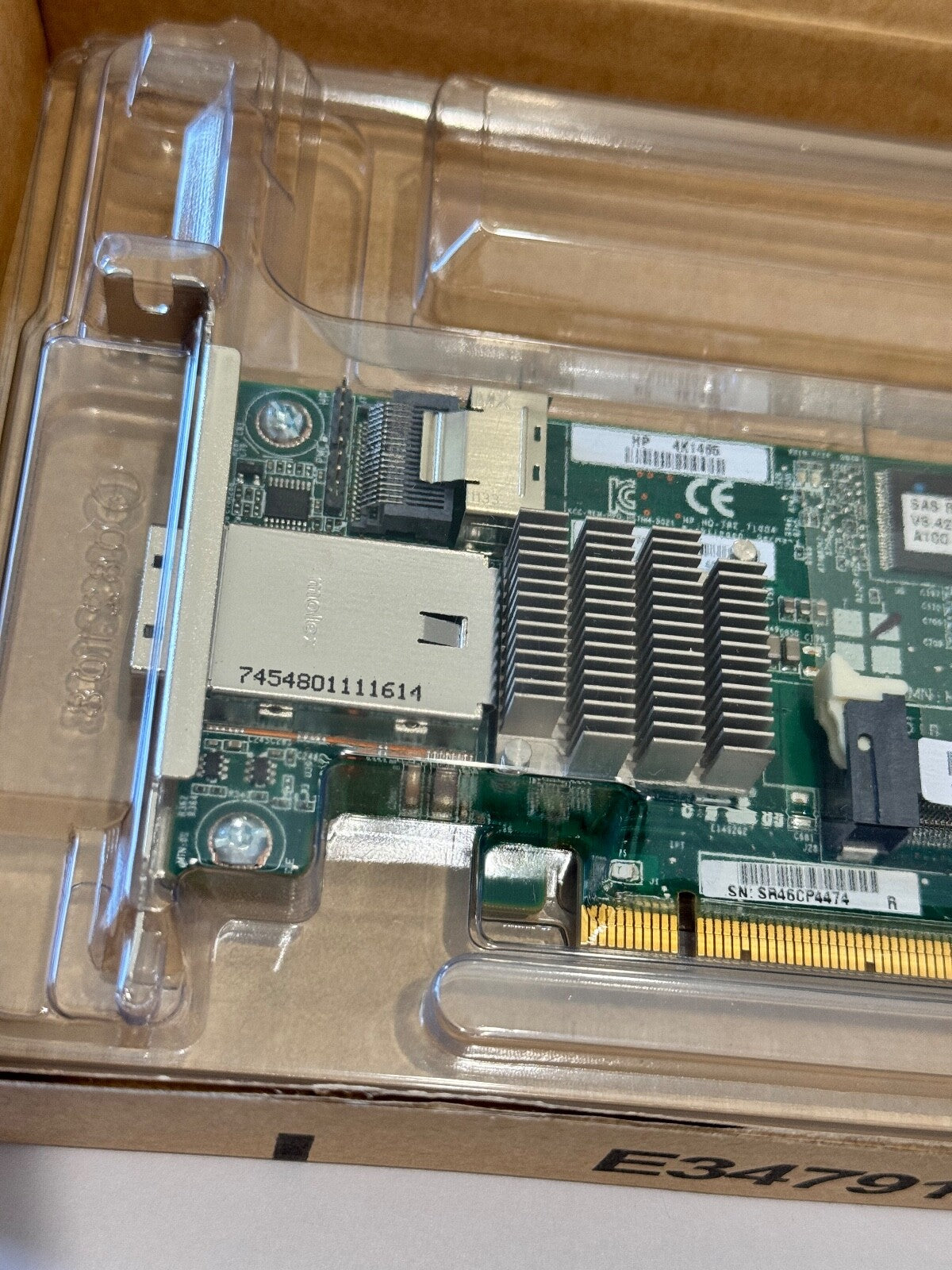 HP 633537-001 P222 FBWC 1-Port PCI-E SAS RAID Controller w/out cache LP (NOT FOR HOME PC)