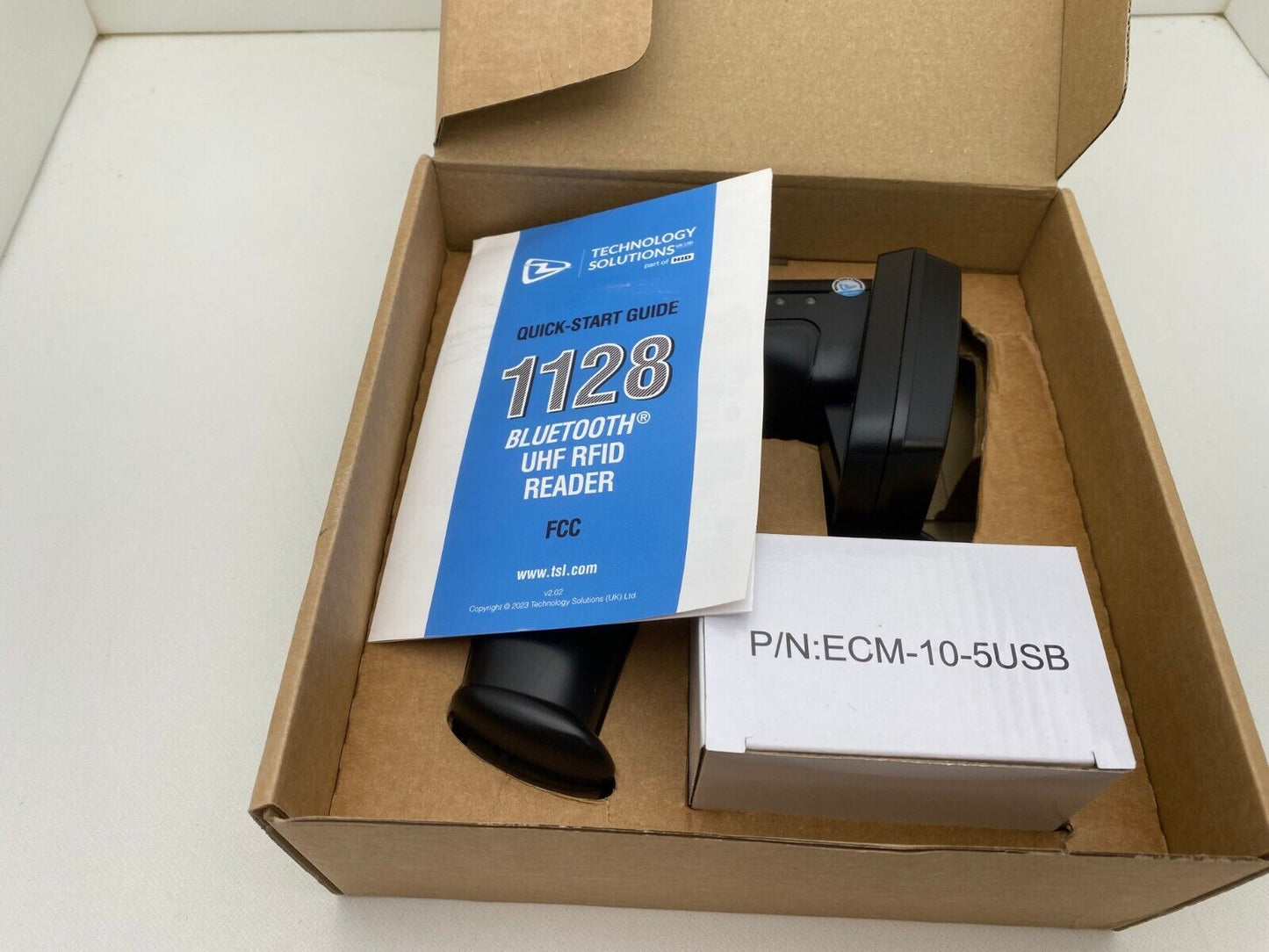 TSL, 1128 BLUETOOTH UHF RFID READER WITH UHF ANTENNA, TRIGGER HANDLE, BATTERY