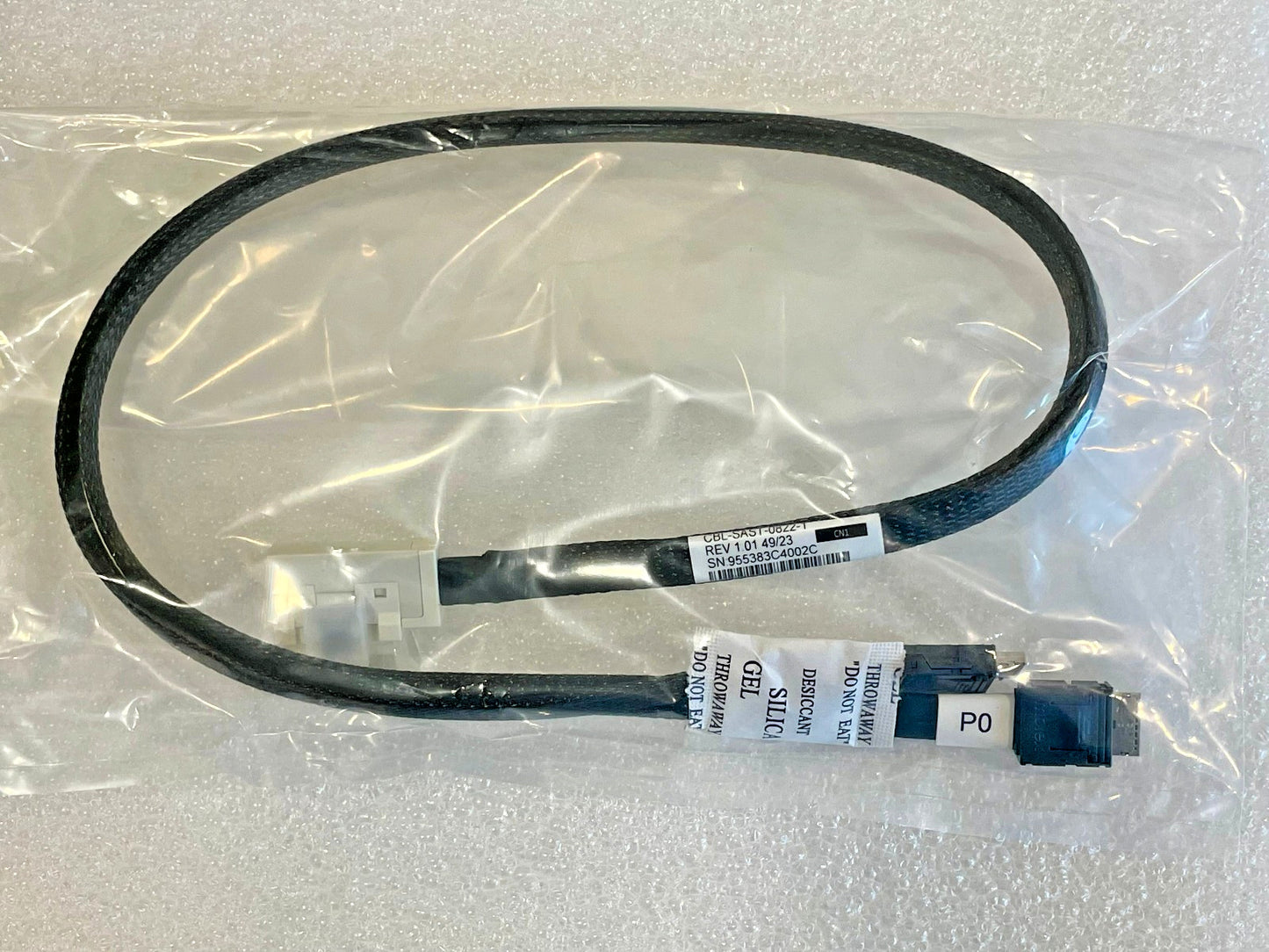 SuperMicro CBL-SAST-0822-1 SLIMLINE x8 (RE) to 2x Oculink x4, 63/63CM,85 OHM (NOT FOR HOME PC)