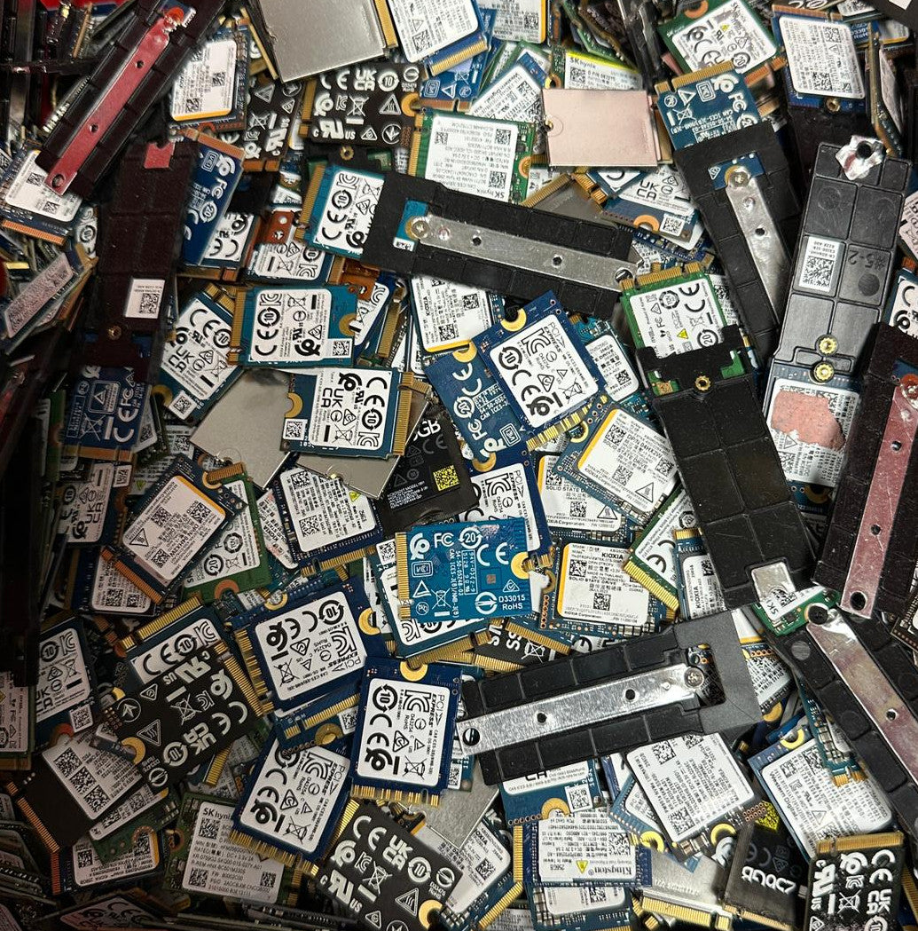 LOT of 50 Mixed WD/Samsung/SK Hynix 256Gb PCIe NVMe SSD M.2 2230 w/ 2280 adapter