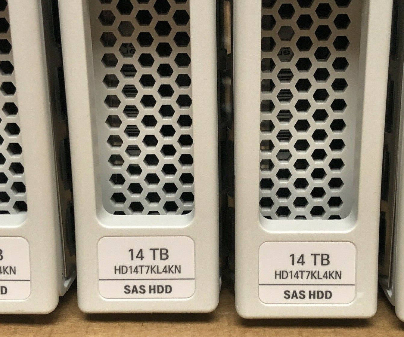 Cisco 14TB LFF NL 12Gbps SAS UCS-HD14T7KL4KN WD HC530 12G HDD C220 C240 M5 7.2K (NOT FOR HOME PC)