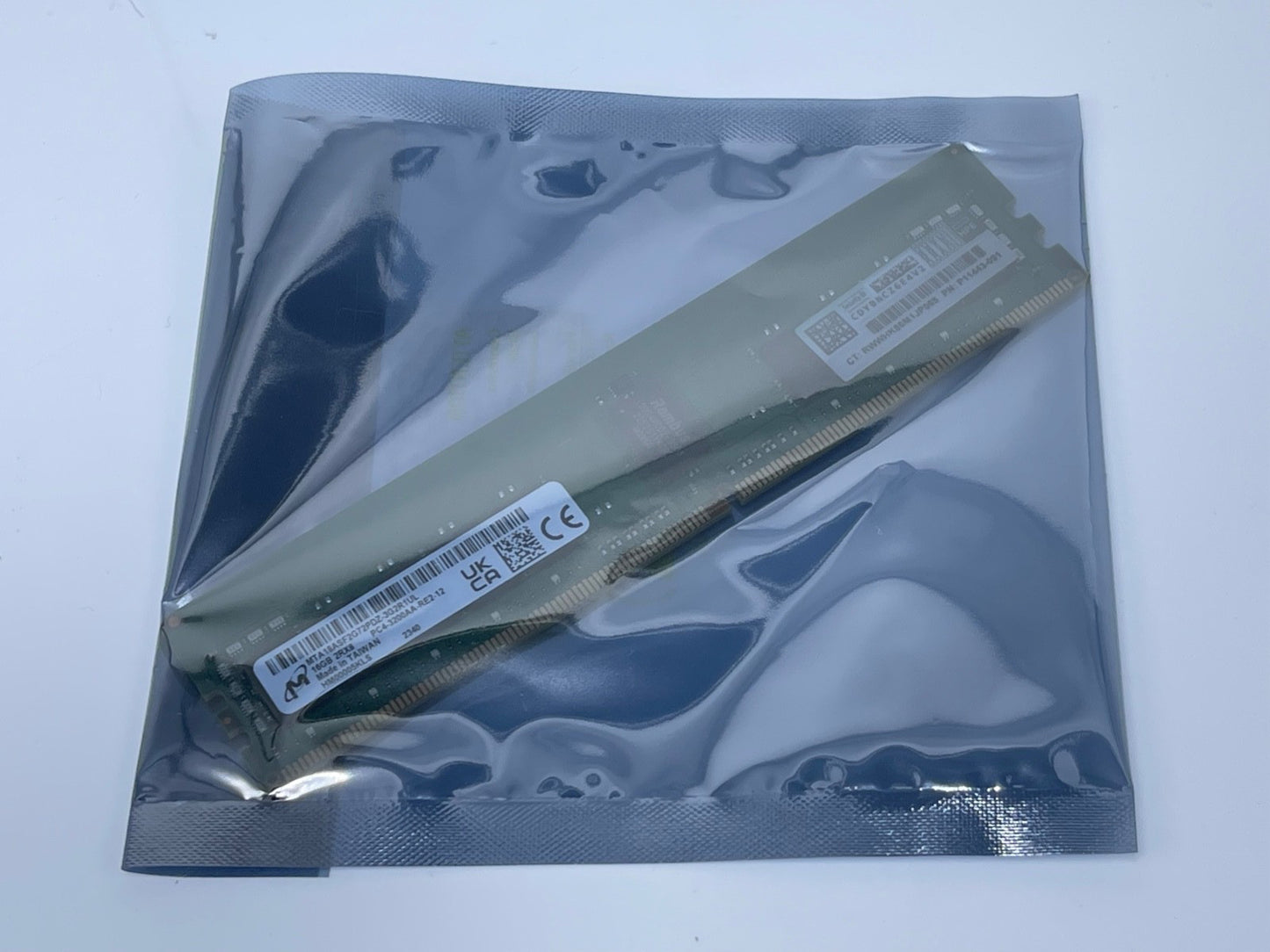 HPE P11443-091 MICRON MTA18ASF2G72PDZ-3G2R1UL 16GB 2RX8 PC4-3200AA-RE2-12 MEMORY