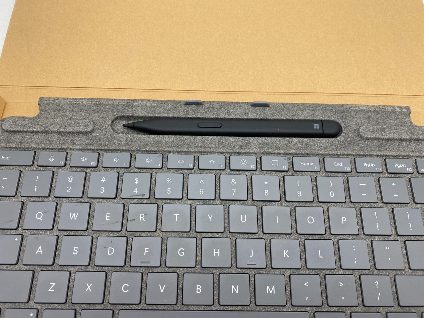 Microsoft Surface Pro Keyboard with Slim Pen for Business (Platinum) 8X8-00164