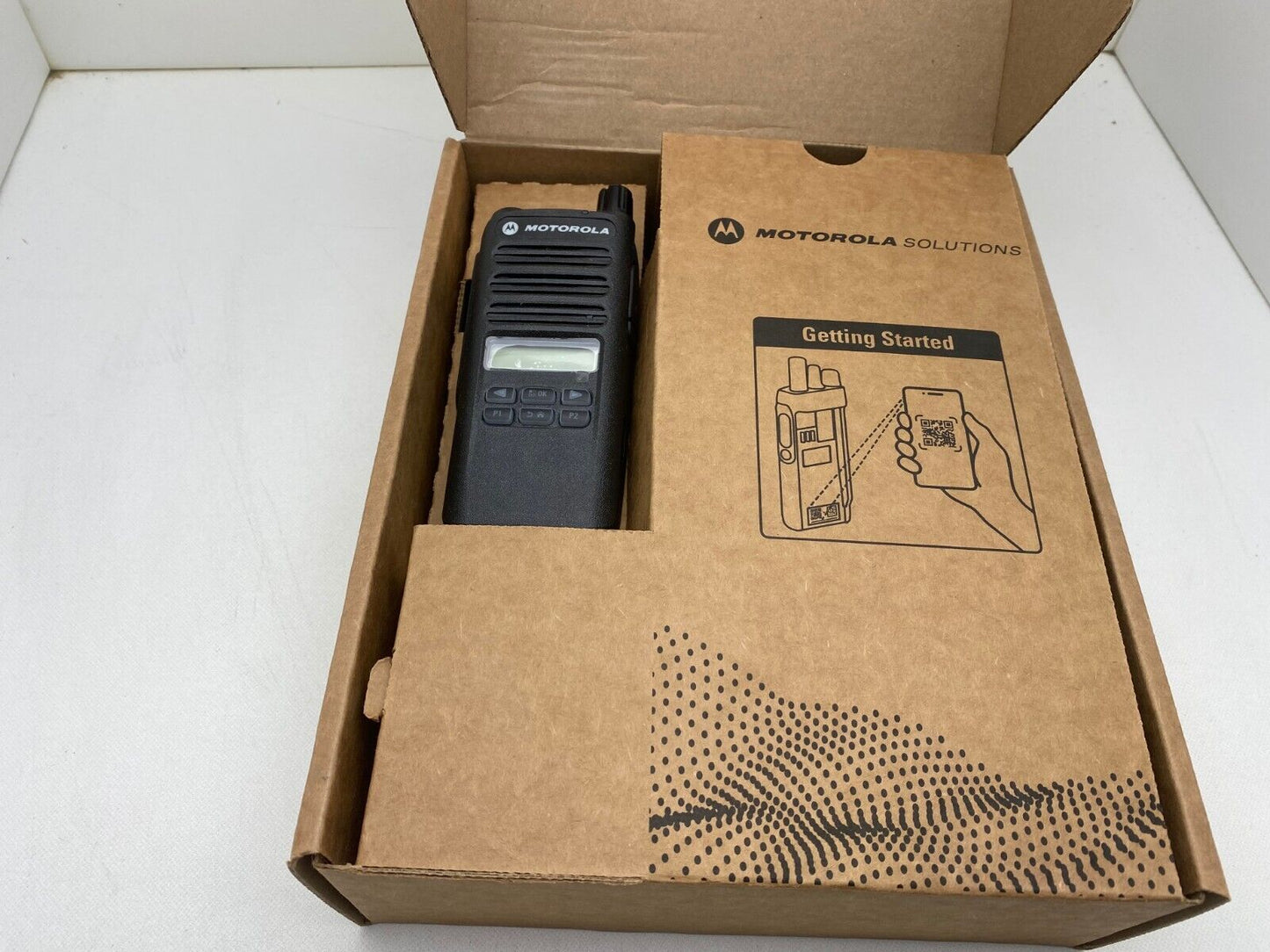 Motorola CP100D UHF Digital Portable Radio 403-480 MHz Model# AAH87YDH9JA2AN