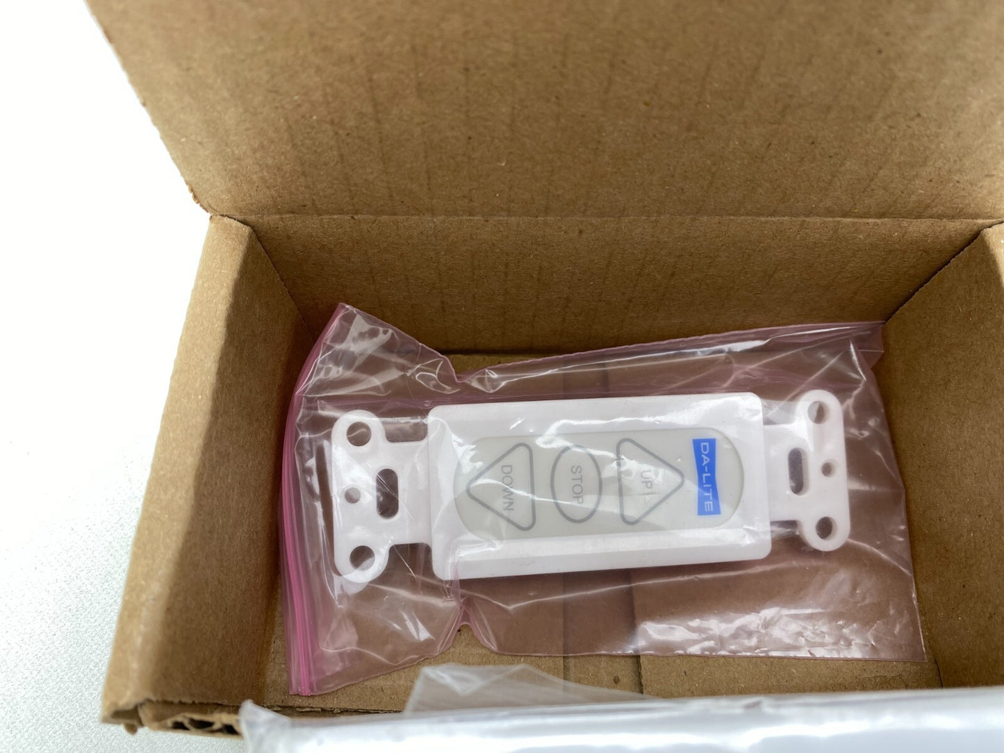 Da-Lite 40975 Extra Three Button Low Voltage Control Switch