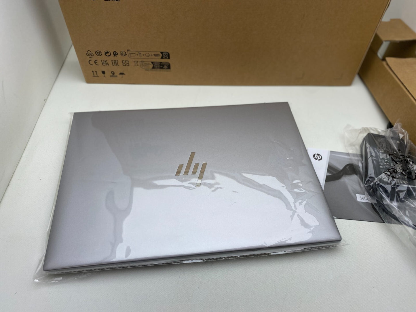 HP ZBook Firefly G10 A 14" Workstation - Ryzen 9 - 64GB - 2TB Wrnt 9/2028 Touch