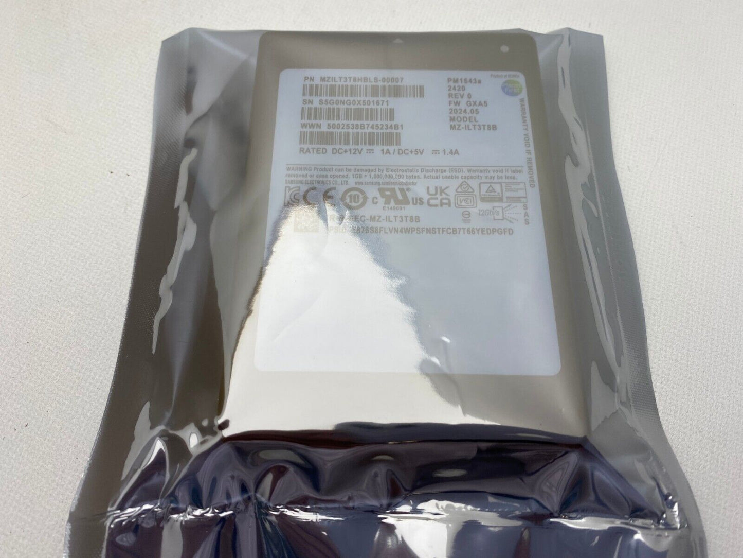 Samsung PM1643A 3.84TB, 2.5 inch Internal SSD - MZILT3T8HBLS-00007
