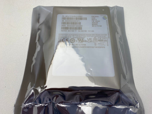 Samsung PM1643A 3.84TB, 2.5 inch Internal SSD - MZILT3T8HBLS-00007