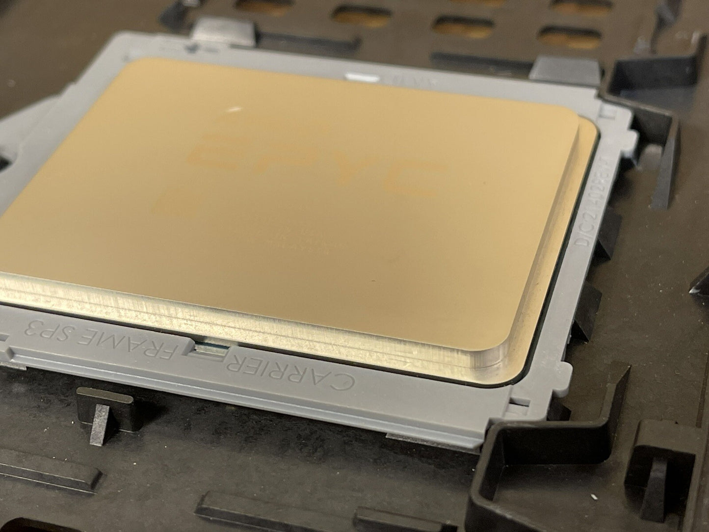 AMD EPYC Milan 7513 CPU Processor 32 Core 2.6GHz 200W PCI-e 4.0 128MB L3 HPE
