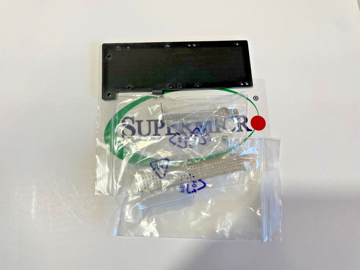 Supermicro MCP-240-00203-0N PCIe plastic battery holder with FH/LP-bracket