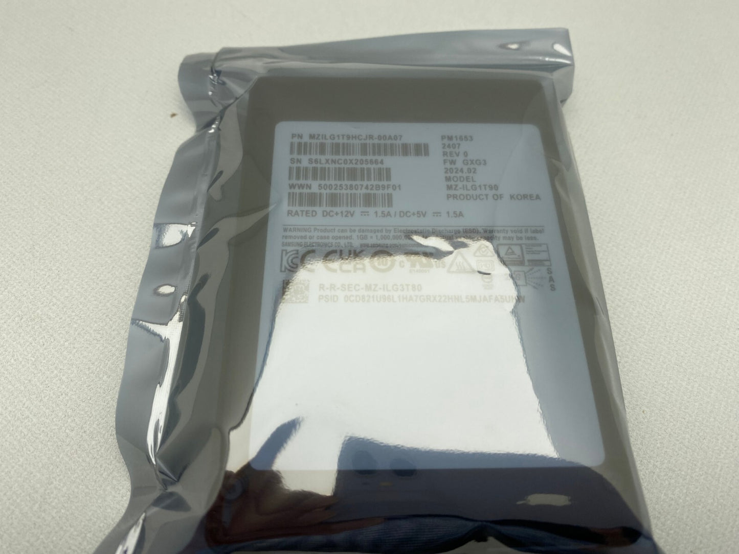 Samsung MZILG1T9HCJR-00A07 PM1653 1.92TB 2.5" SAS 24Gb/s SSD (NOT FOR HOME PC)