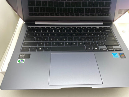 Samsung Galaxy Book4 Pro NP944XGK PC 512GB 16GB Intel Ultra 5 AI Ready AMOLED