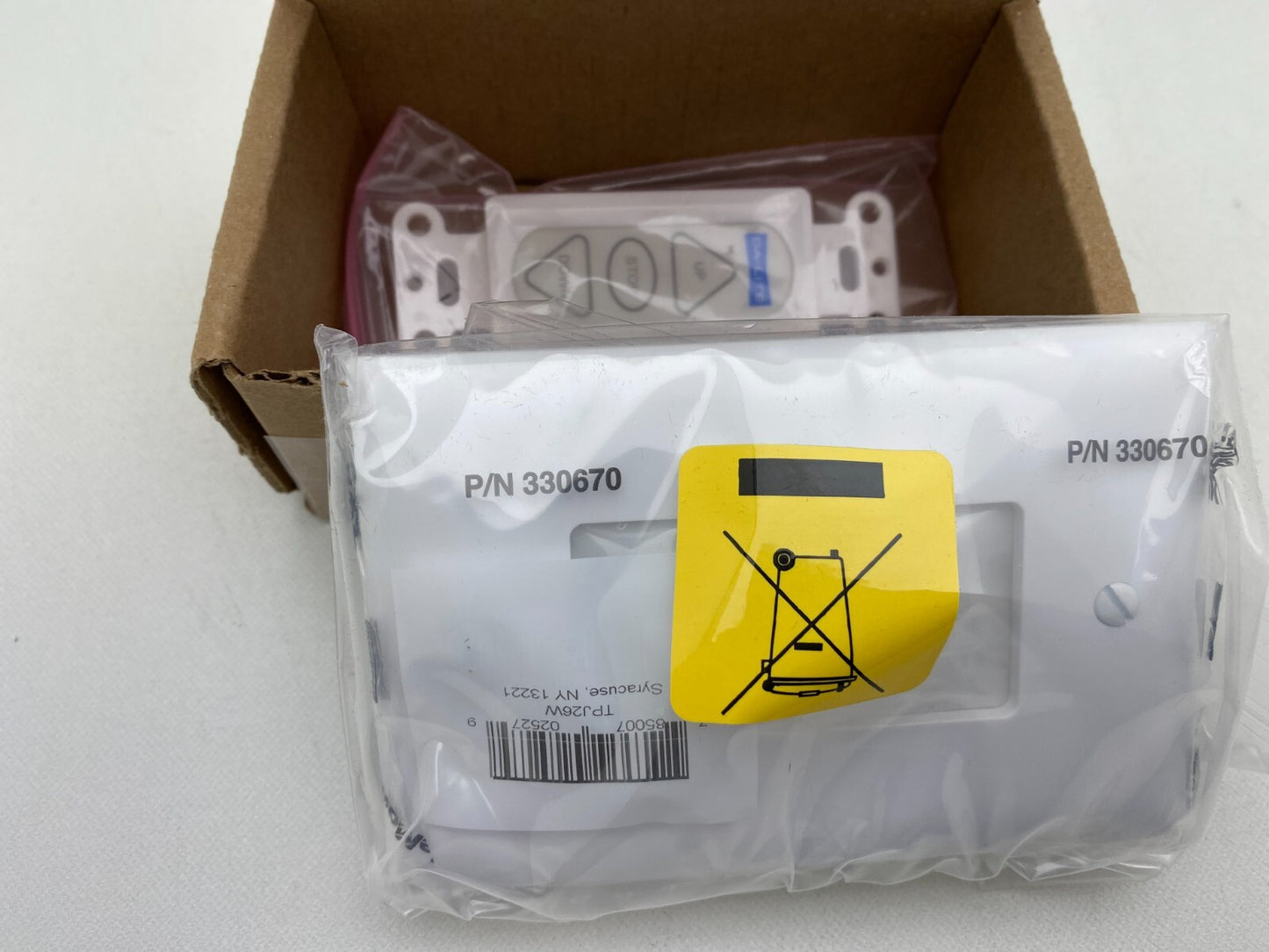 Da-Lite 40975 Extra Three Button Low Voltage Control Switch