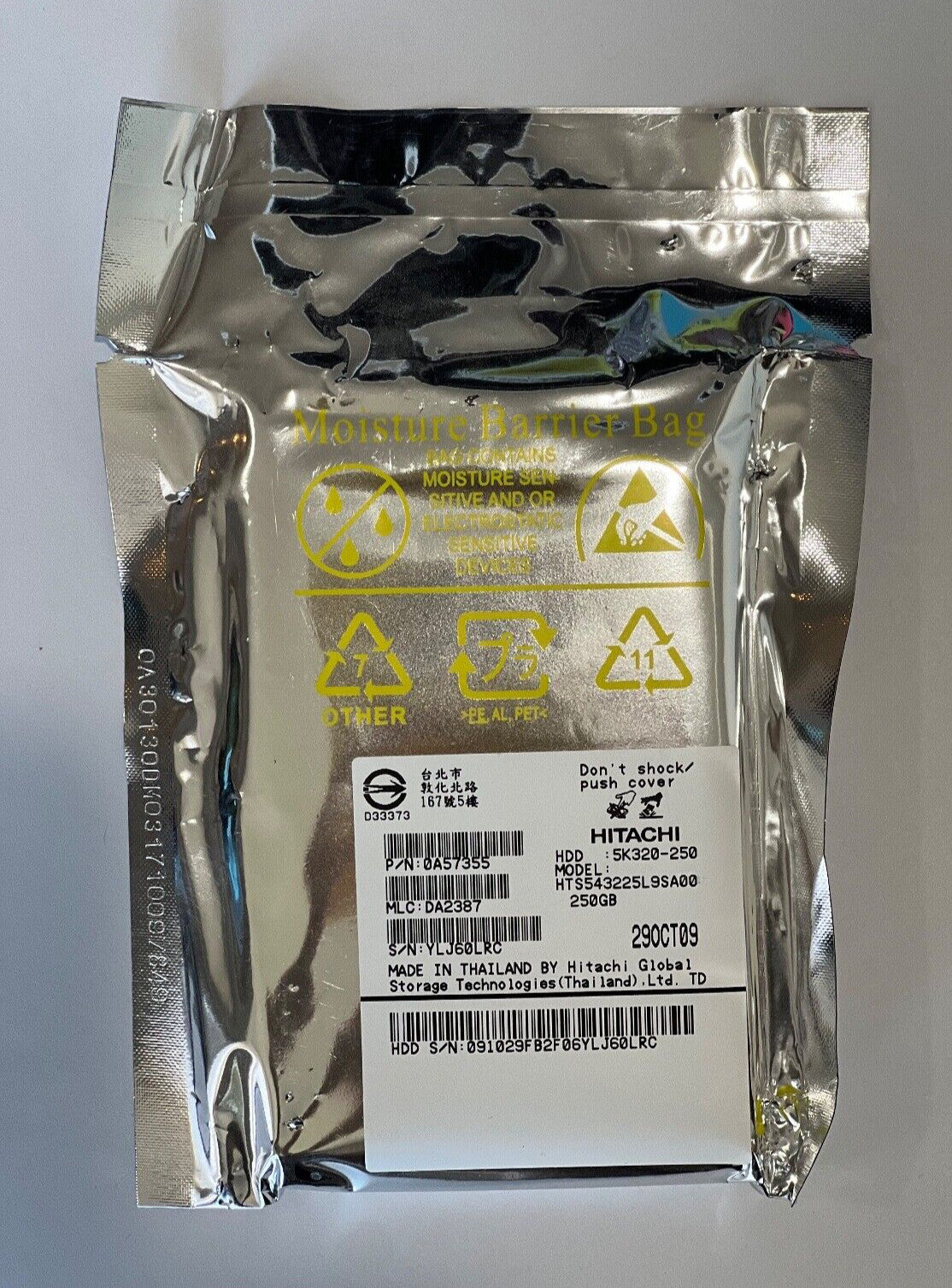 NEW HITACHI HTS543225L9SA00 5K320-250 250GB SATA 2.5INCH LAPTOP HARD DISK DRIVE